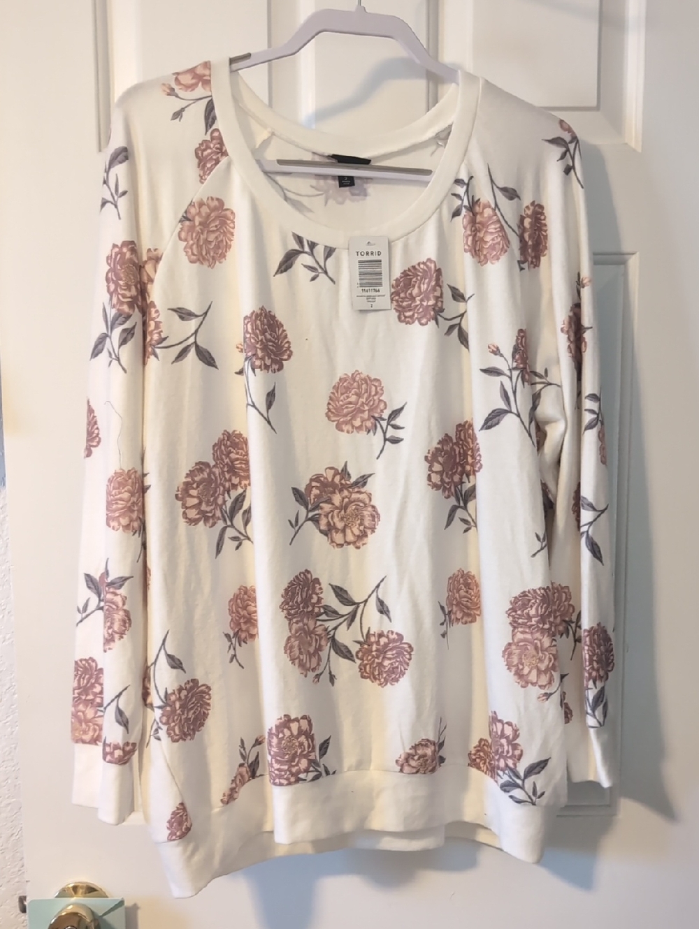 Torrid Cream Scoop Neck Long Sleeve Top with Dusty Pink Floral Print